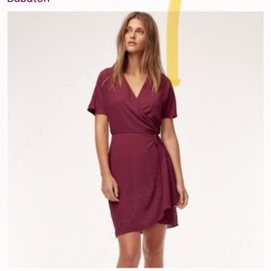 Aritzia Babaton Wallace Wrap Dress Size Small Burgundy Lined Mini Minimal Casual